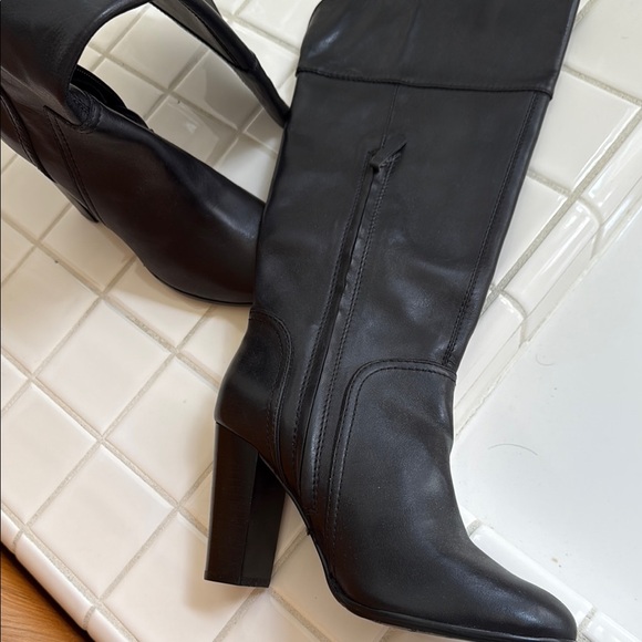 Halogen Black Heeled Boots with Chunky Heel - Picture 4 of 8